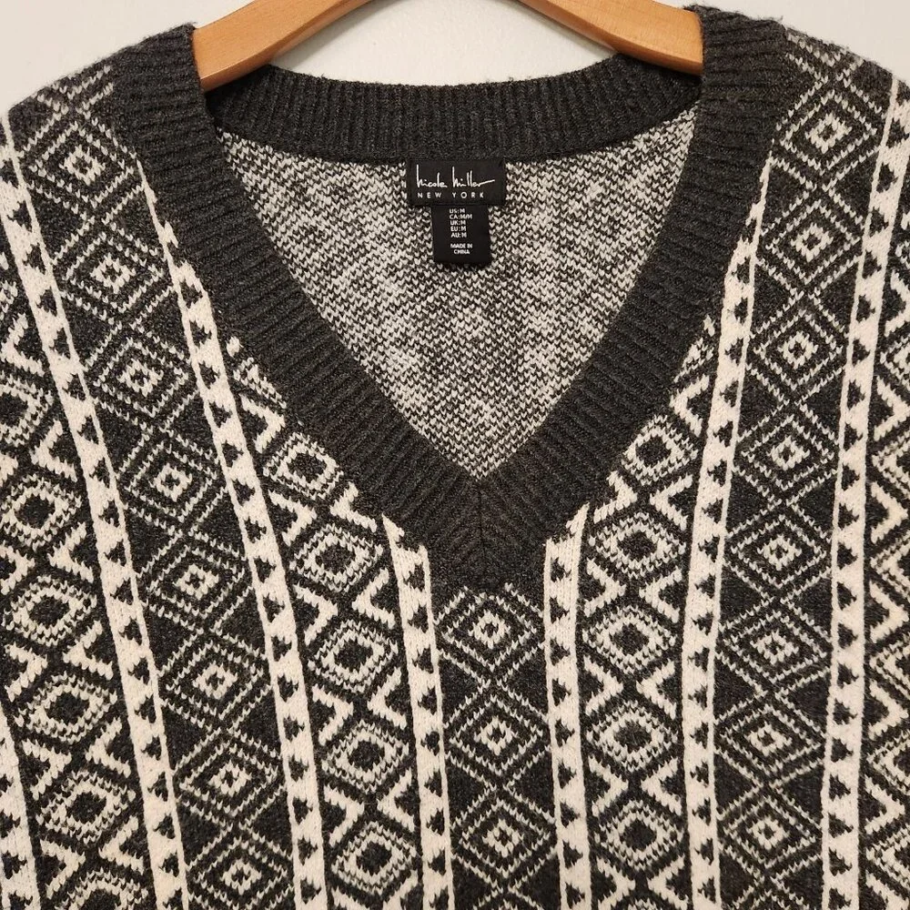Nicole Miller V-Neck Vest Sweater Gray Black White‎ Diamond Pattern Medium NEW